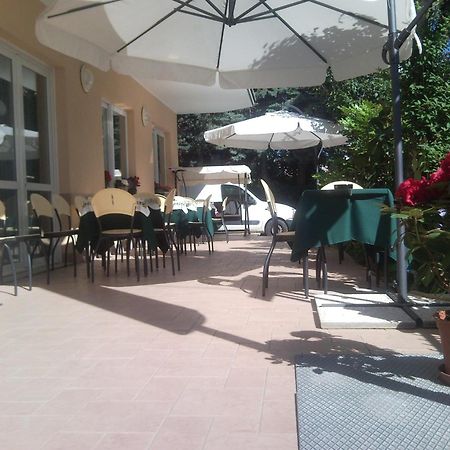 Hotel Trinidad Rimini Ngoại thất bức ảnh