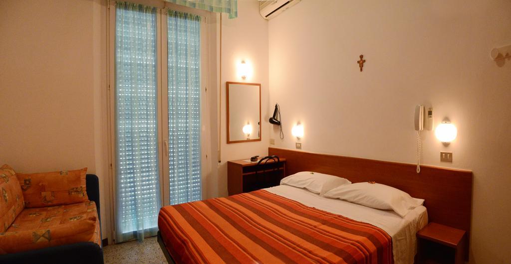 Hotel Trinidad Rimini Ngoại thất bức ảnh