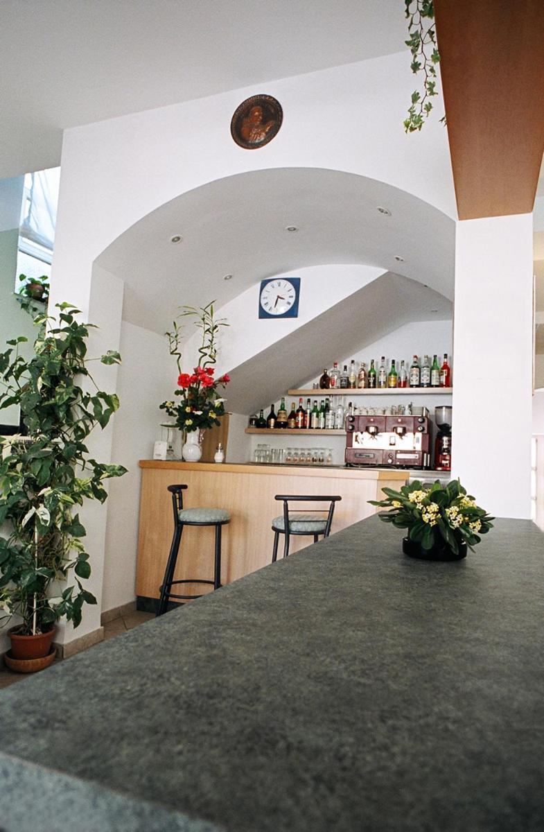 Hotel Trinidad Rimini Ngoại thất bức ảnh
