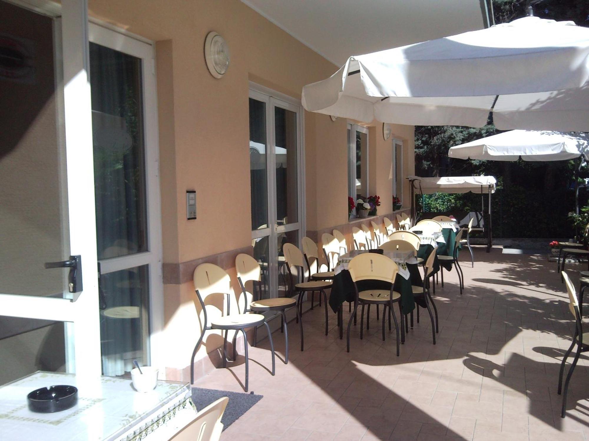 Hotel Trinidad Rimini Ngoại thất bức ảnh