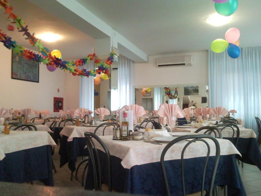 Hotel Trinidad Rimini Ngoại thất bức ảnh